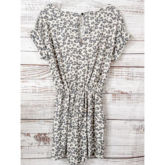 NEW Bibi Womens Animal Print Keyhole Back Short Sleeve Romper Cream Black Small - Picture 11 of 12